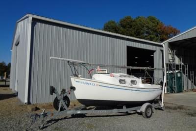 BOATZON | International SANIBEL 18 POCKET CRUISER 2007 BOATZON | International SANIBEL 18 POCKET CRUISER 2007