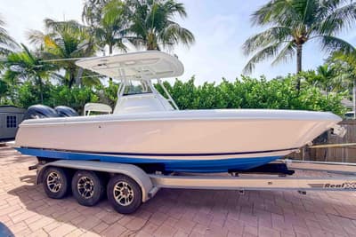 BOATZON | Intrepid 245 Center Console 2016