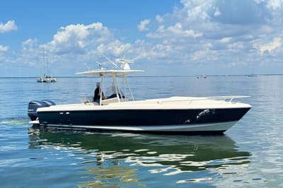 BOATZON | Intrepid 322 Cuddy 2003