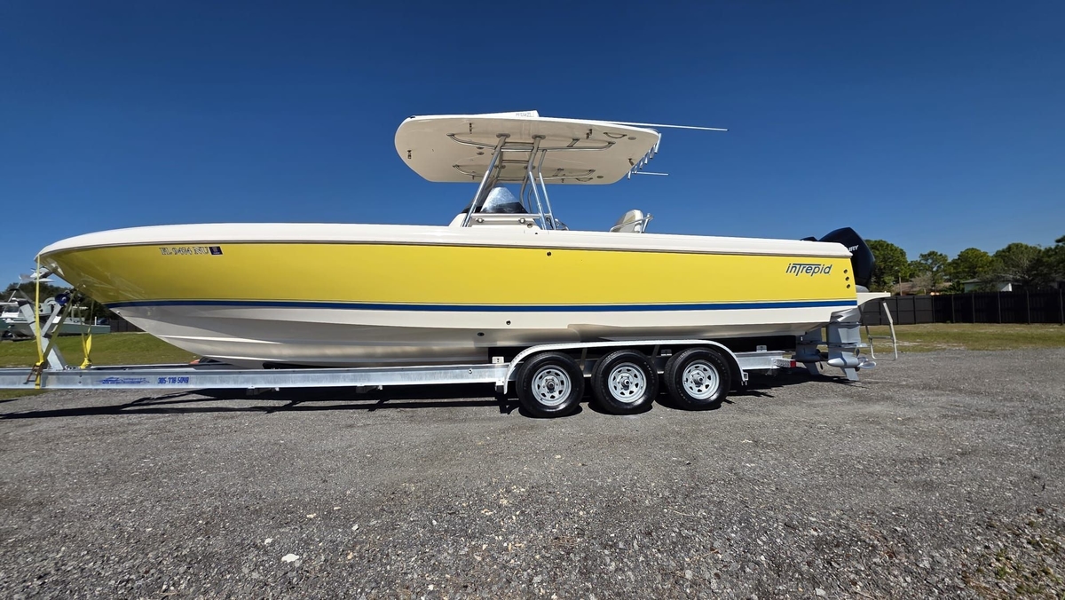 2009 Intrepid 323 - Sold Boat