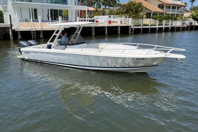 BOATZON | Intrepid 323 Cuddy 2003