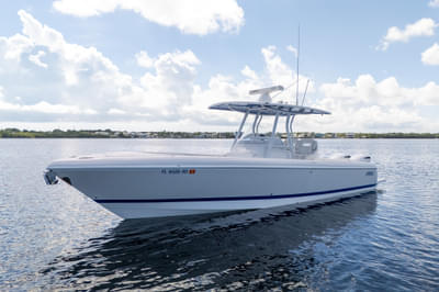 BOATZON | Intrepid 327 CC 2016