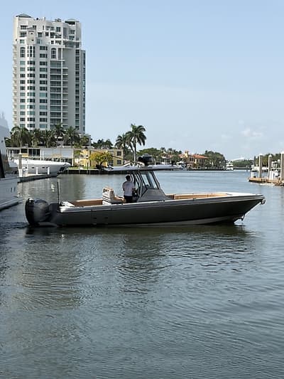 BOATZON | Intrepid 327 CENTER CONSOLE 2016