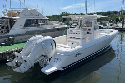 BOATZON | Intrepid 327 Center Console 2022