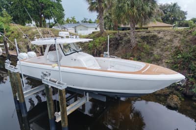 BOATZON | Intrepid 345 Nomad SE 2022