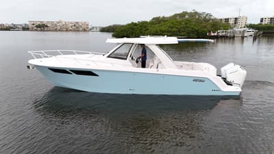 BOATZON | Intrepid 35 VALOR 2026