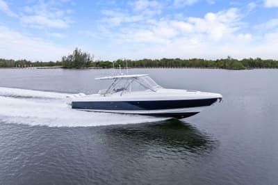 BOATZON | Intrepid 370 Cuddy 2011