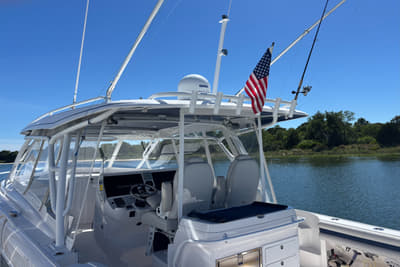 BOATZON | Intrepid 409 Valor 2021