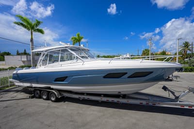 BOATZON | Intrepid 409 Valor 2022