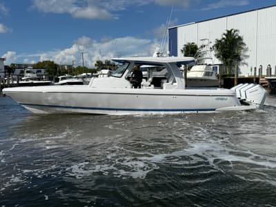 BOATZON | Intrepid 43 NOMAD SE 2027