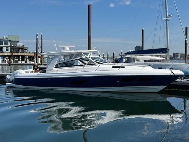 2022 Intrepid 438 Evolution - Sold Boat