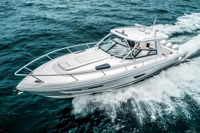 BOATZON | Intrepid 438 Evolution 2023