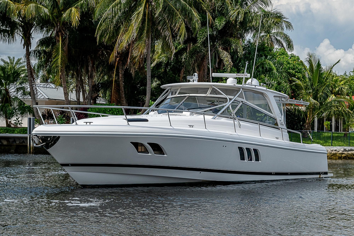 2014 Intrepid 475 Sport Yacht - Sold Boat