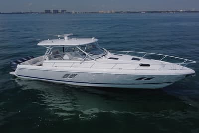 BOATZON | Intrepid 475 Sport Yacht 2017