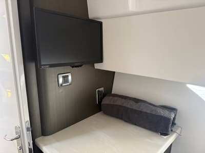 BOATZON | Intrepid 475 SPORT YACHT 2019