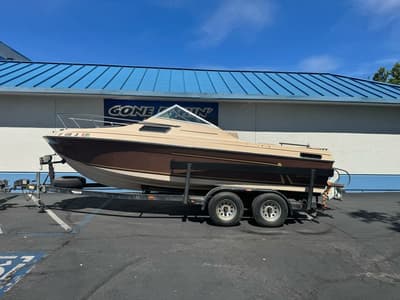 BOATZON | Invader 20V Cuddy 1985