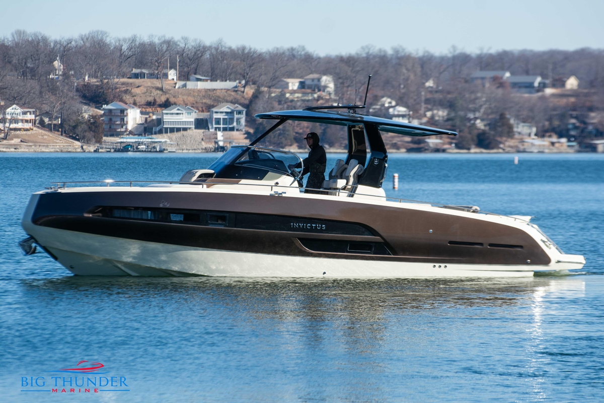 2024 Invictus GT320 - Sold Boat