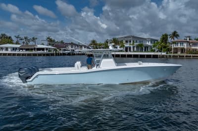 BOATZON | Invincible 39 Open Fisherman 2017