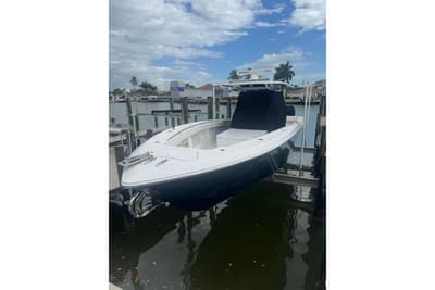 BOATZON | Invincible 39 Open Fisherman 2024