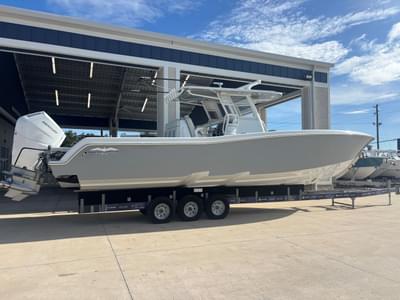 BOATZON | Invincible 39 Open Fisherman 2026