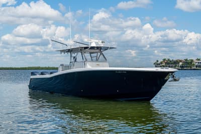 BOATZON | Invincible 42 Open Fisherman 2015