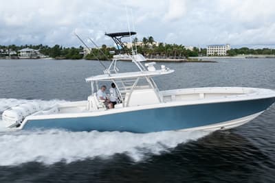 BOATZON | Invincible 42 Open Fisherman 2018