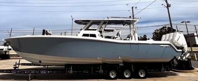 BOATZON | Invincible 43 Open Fisherman 2026 BOATZON | Invincible 43 Open Fisherman 2026
