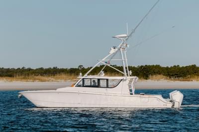 BOATZON | Invincible 46 Pilothouse 2024