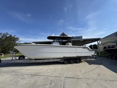 BOATZON | Invincible Boats 35 Catamaran 2023