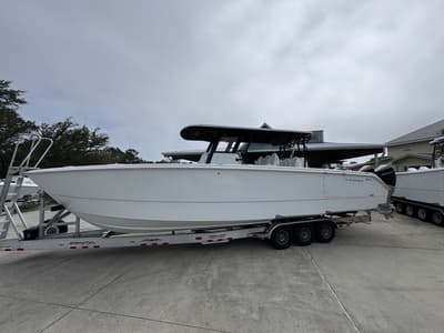 BOATZON | Invincible Boats 38 Catamaran 2026