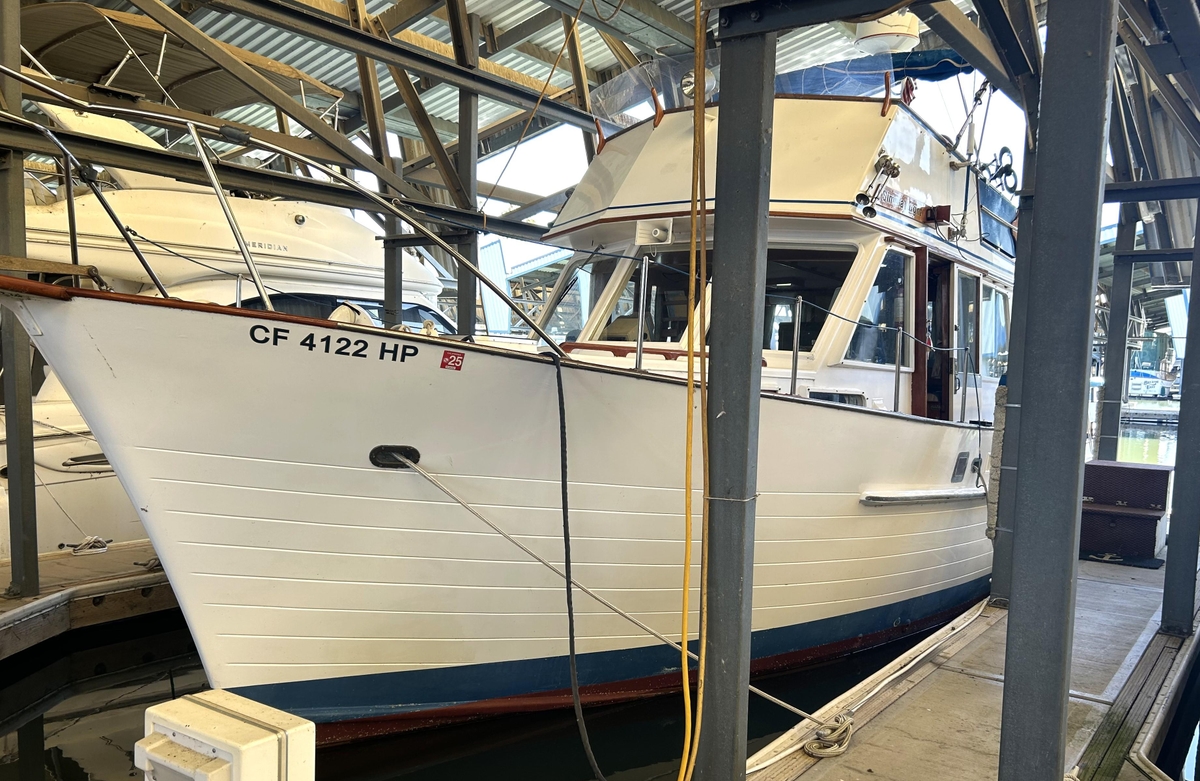 1983 Island Gypsy 36 Quad Cabin - Sold Boat