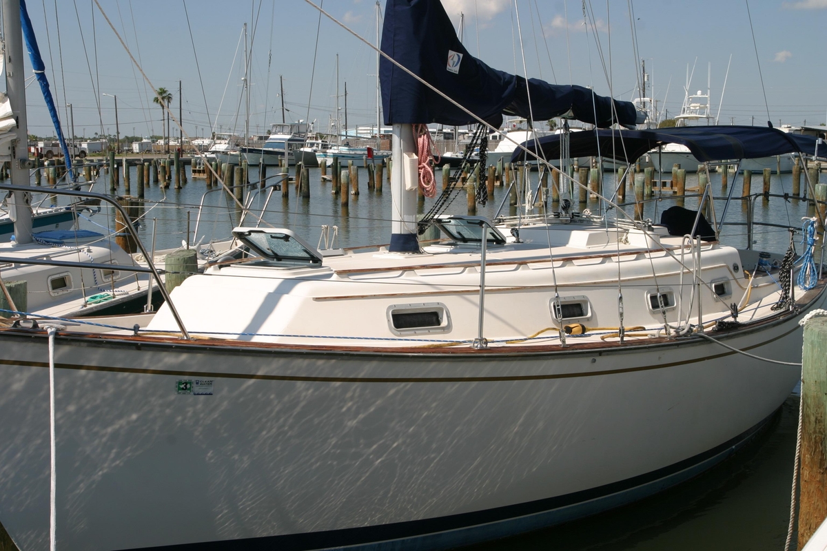 1986 Island Packet 31 - Sold Boat