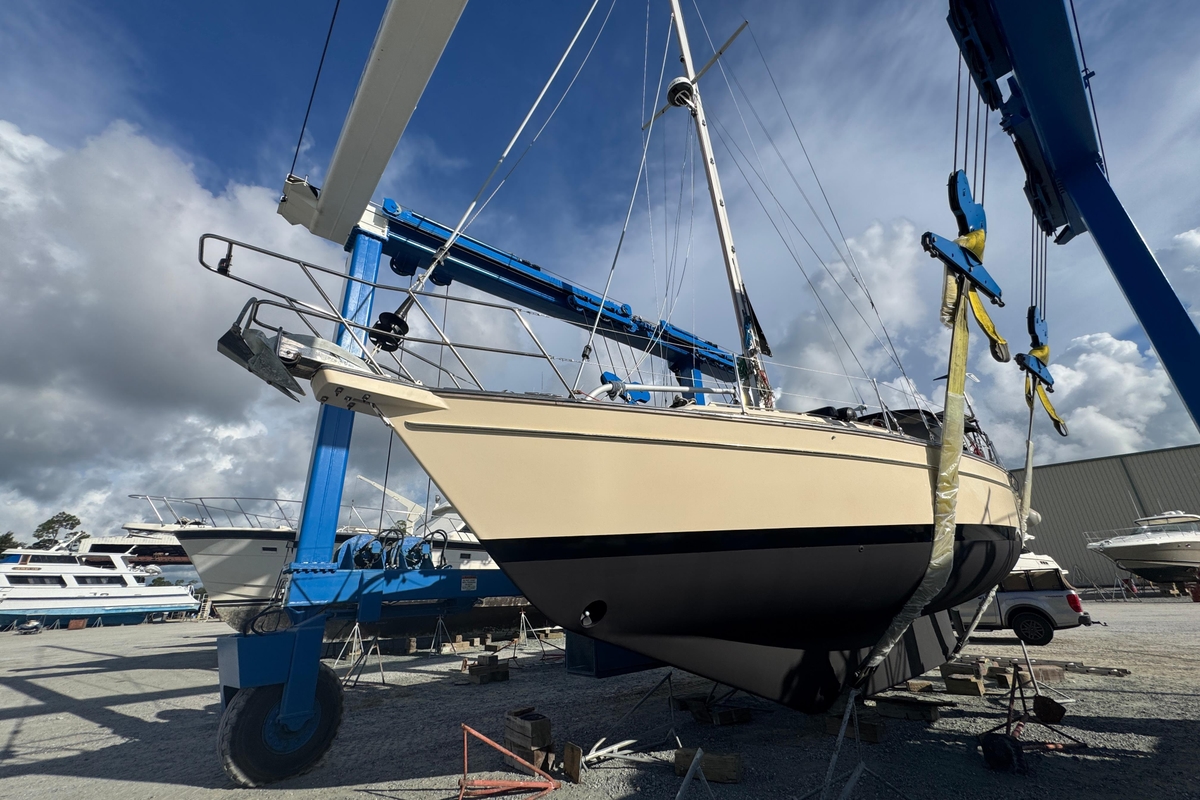 Island Packet 380 2000