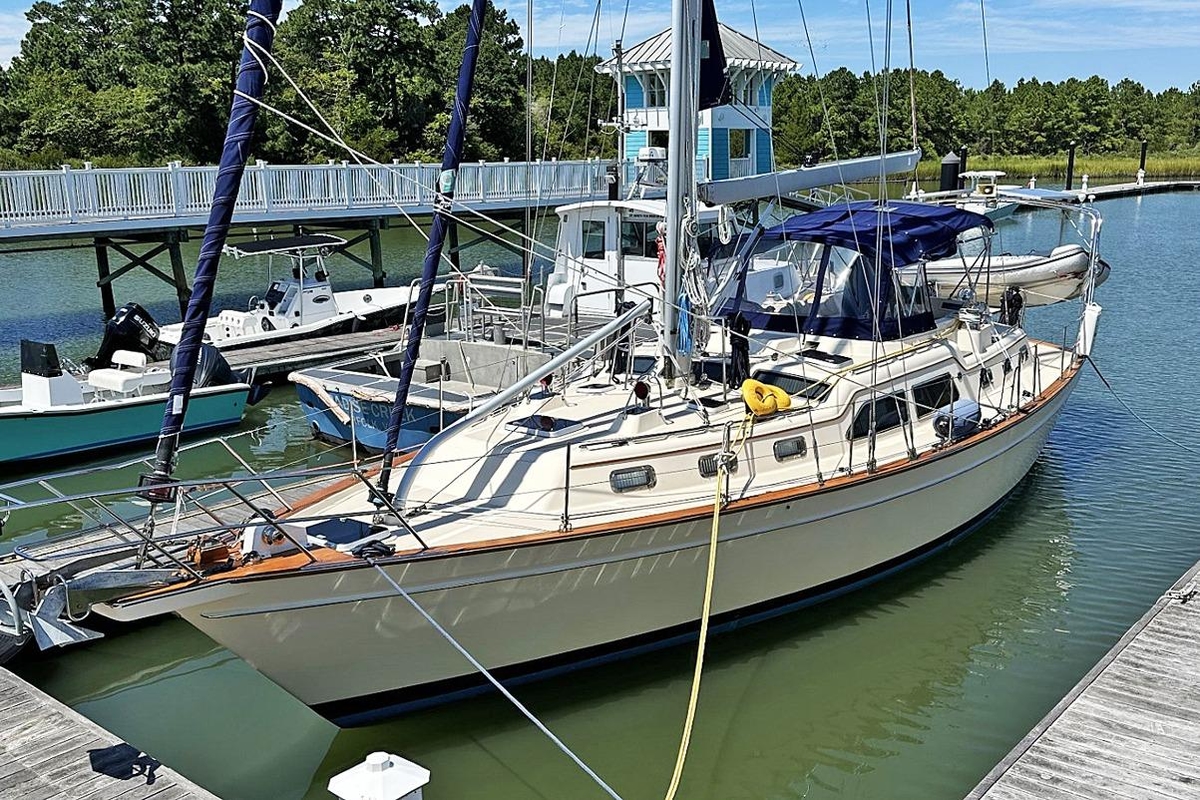 2006 Island Packet 445 - Sold Boat