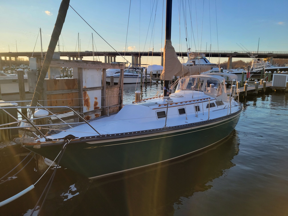 1978 Islander 36 - Sold Boat