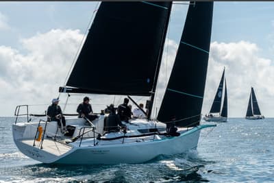 BOATZON | Italia Yachts 998 2027