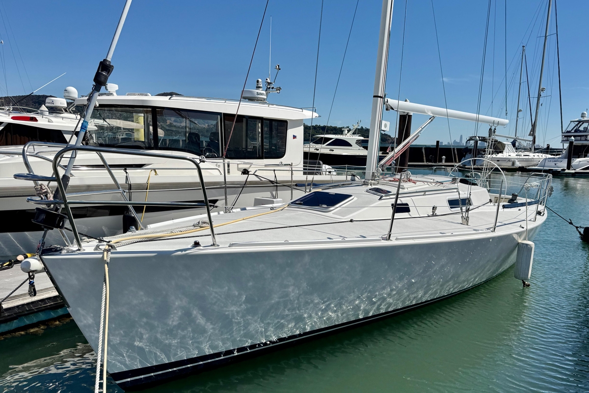 1999 J Boats J/105 - Sold Boat