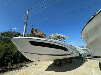 BOATZON | Jeanneau 105 WALK 2024