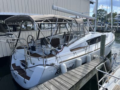 BOATZON | Jeanneau 41 DS 2015