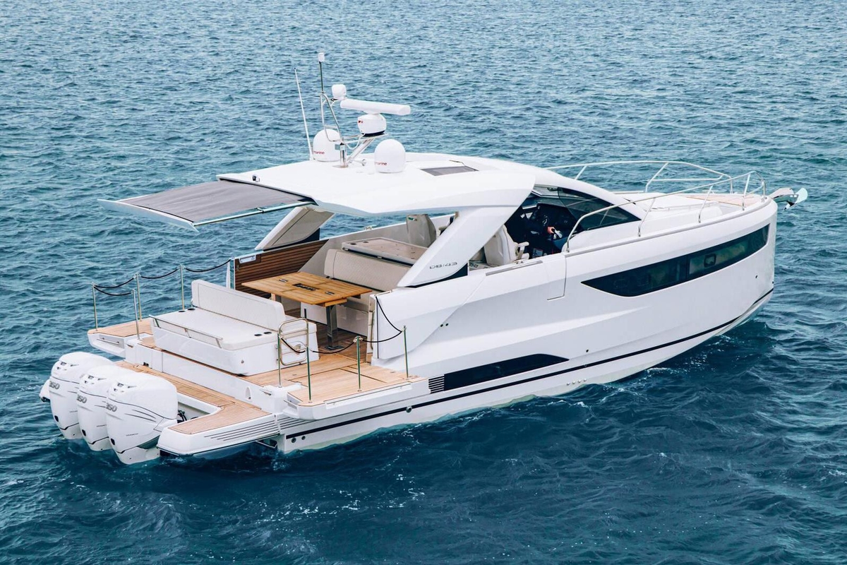 2025 Jeanneau DB/43 OB - Sold Boat