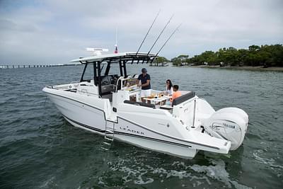 BOATZON | Jeanneau Leader 105 CC 2025