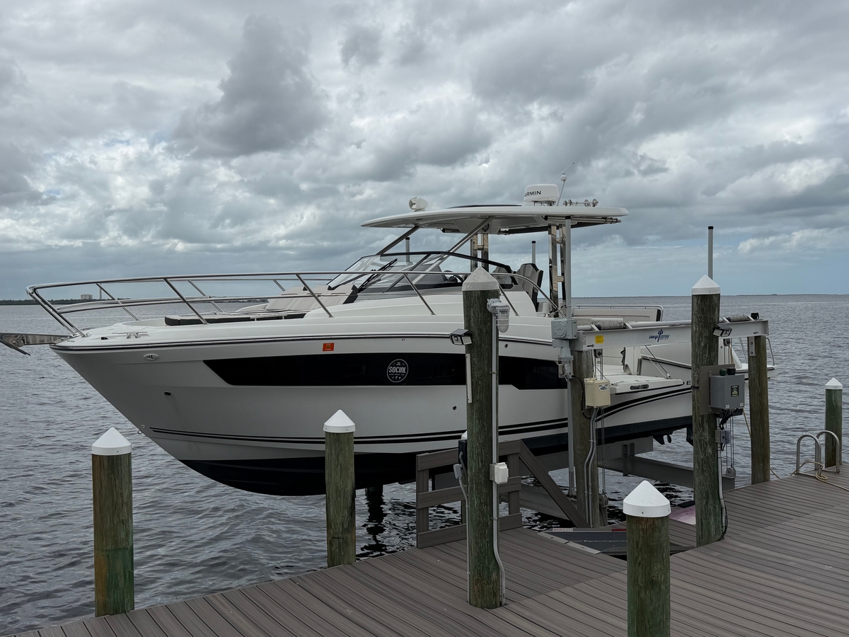 2023 Jeanneau Leader 105 WA - Sold Boat