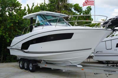 BOATZON | Jeanneau Leader 105 WA Series 2 2027