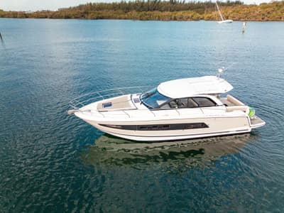 BOATZON | Jeanneau Leader 40 2018