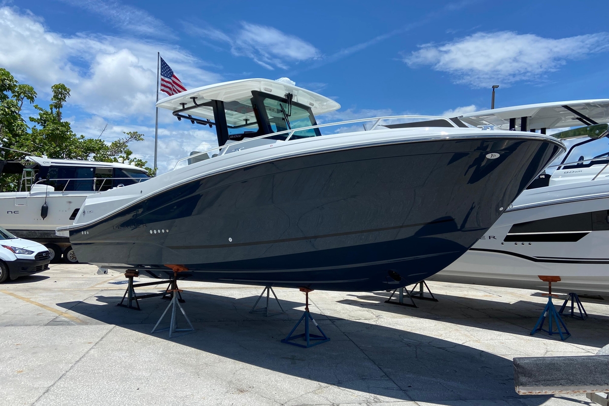 2027 Jeanneau Leader 90 CC - Sold Boat