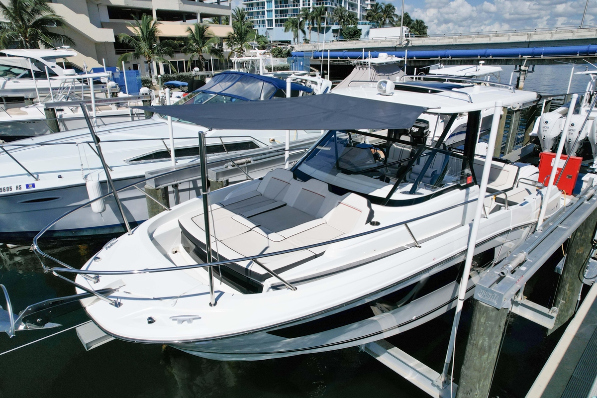 2024 Jeanneau Leader 90 WA Series 2 - Sold Boat