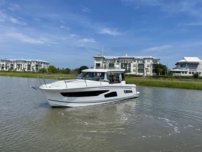 BOATZON | Jeanneau NC 1095 2022