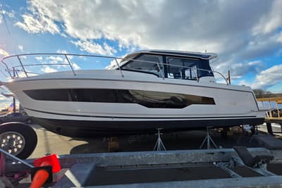 BOATZON | Jeanneau NC 1095 Coupe 2026