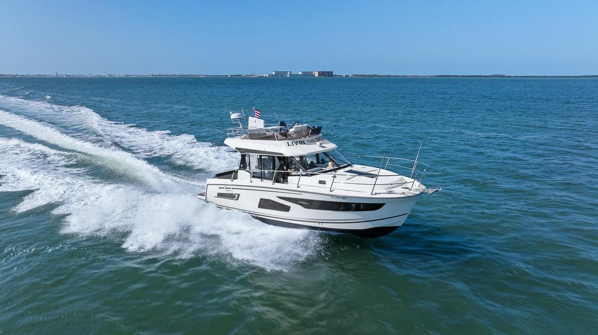 2020 Jeanneau NC 1095 Fly - Sold Boat