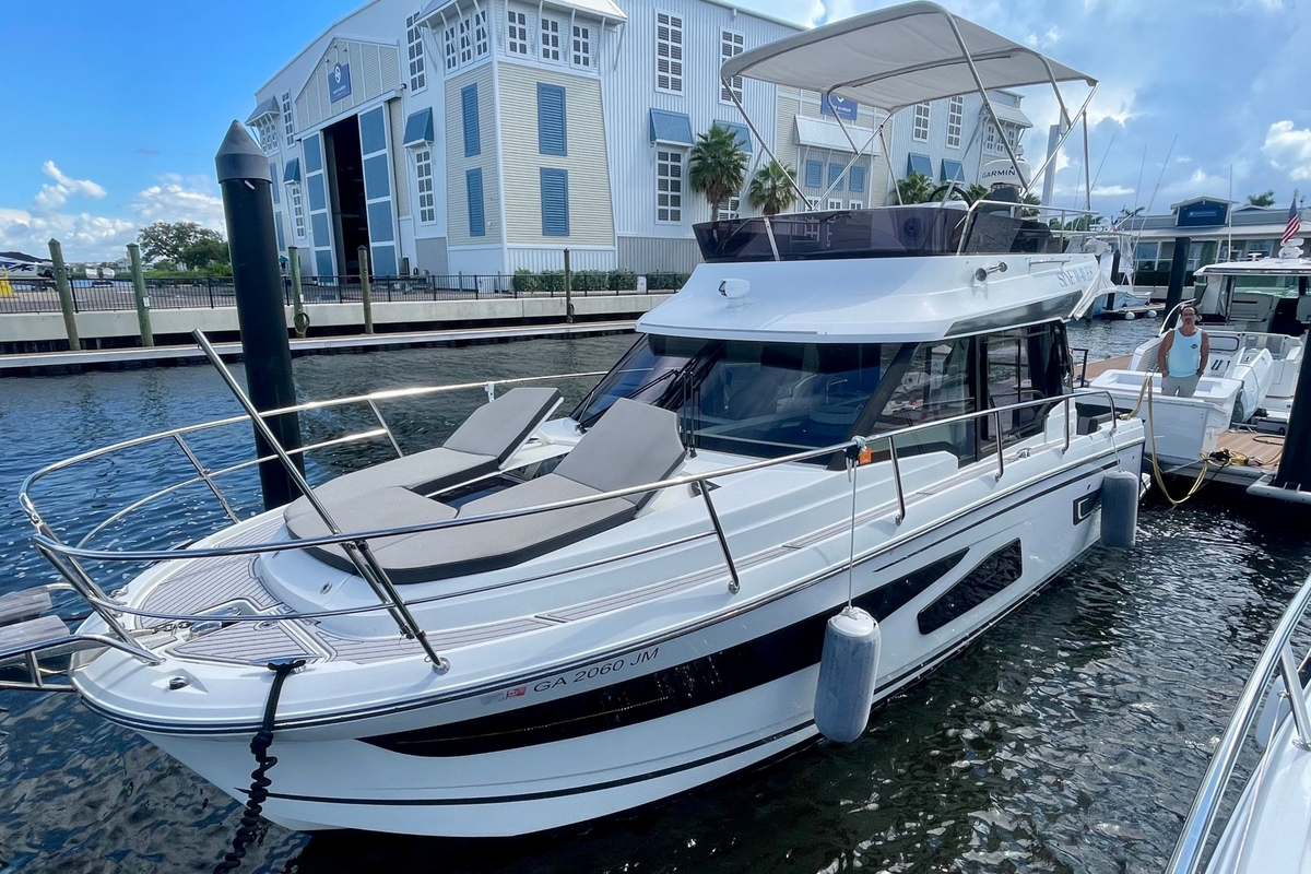 2021 Jeanneau NC 1095 Fly - Sold Boat